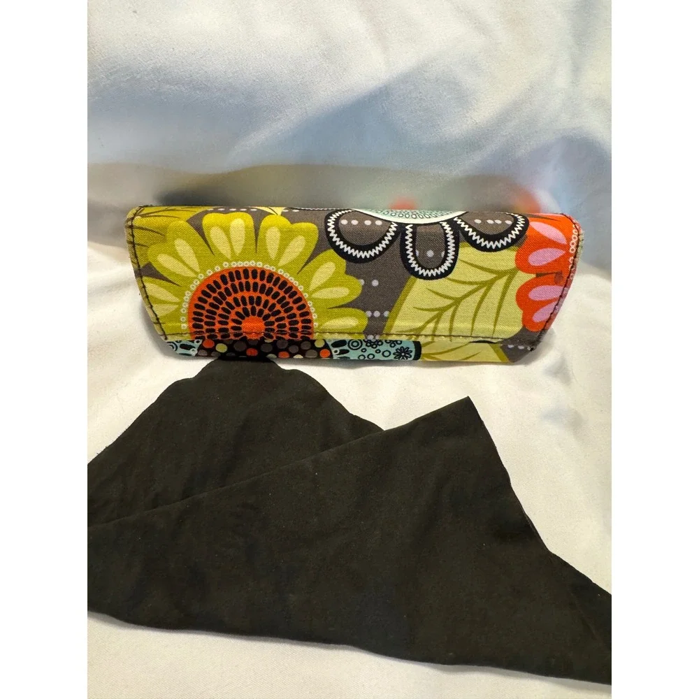Vera Bradley Floral Eyeglass Case Hard Shell Magnetic Closure w/Cleaning Cloth